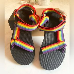 RAINBOW 🌈 TEVAS sz 6.5 fits to 7